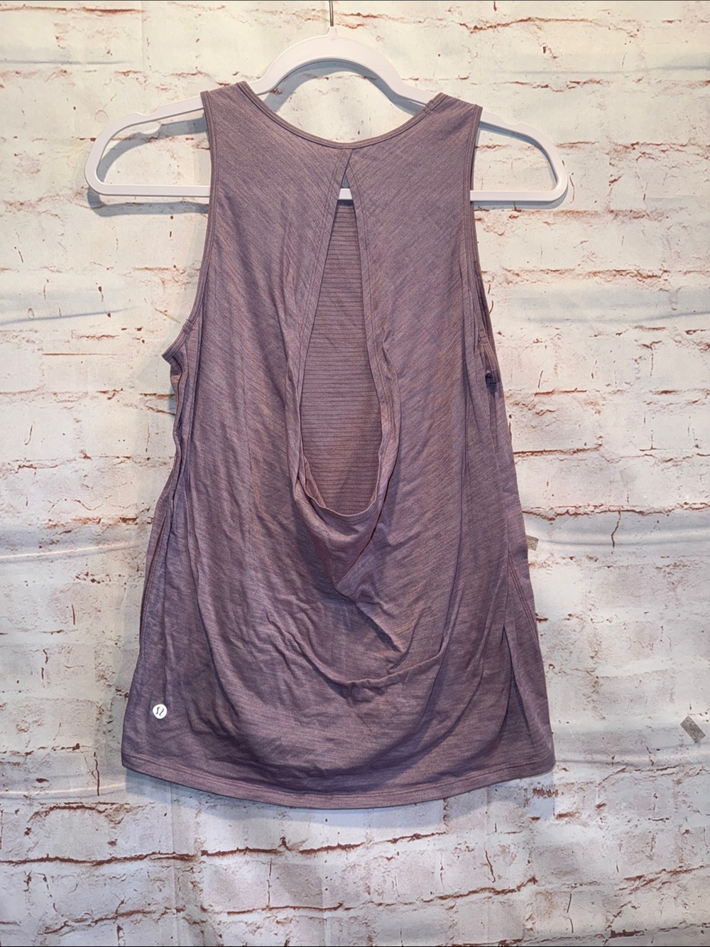 Lululemon Sleeveless Scoop Neck Tank Top lavender purple open back medium - Picture 3 of 5